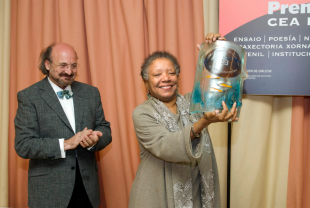 Nancy Morejón foi galardoada co premio 'Escritora Galega Universal'