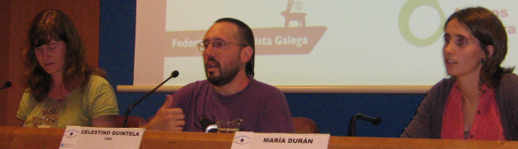 Na conferencia de prensa, María Rodríguez (Adega), Tino Quintela (FEG) e María Durán (Amigos da Terra)