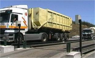 O lixo chega até Sogama en camións de gran tonelaxe e trens