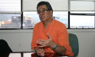O ex presidente do parlamento de Colombia, Emilio Martínez Rosales