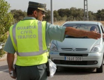 A Garda Civil cederalle á Polícía de Galicia a xestión de Tráfico