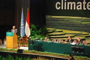 Participan 192 países, que debaterán sobre a redución das emisións de CO2