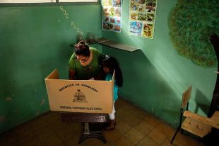 A afluencia ás urnas foi moi escasa, segundo os medios internacionais