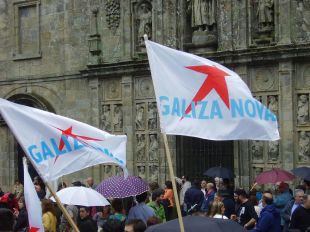 Bandeiras de Galiza Nova no Día da Patria