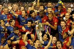Os xogadores do Barça celebrando a vitoria na Copa