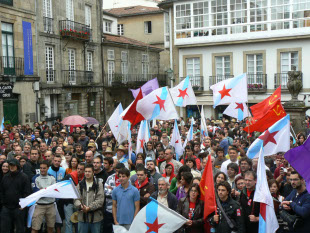 As manifestacións de BNG e da esquerda soberanista, que chegan ás prazas da Quintana e do Toural, son as máis importantes do 25