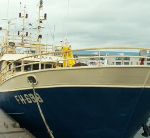 O 'Enxembre', cando se chamaba 'Atalaya', no porto da Coruña / Foto: Shipspotting.com