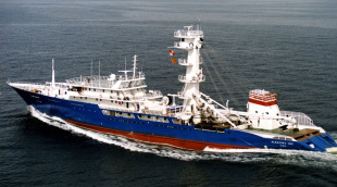 O buque Albacora Uno foi acusado e condenado por 67 cargos por pescar durante dous anos dentro da zona económica exclusiva (ZEE) do Océano Pacífico