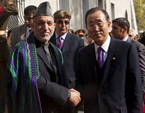Ban Ki-moon chegou este luns a Kabul coa intención de reunirse cos dous candidatos