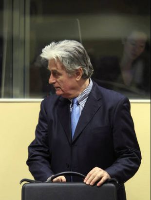 Radovan Karadžić, este martes no tribunal da ONU