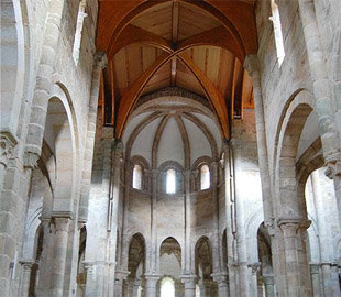 Interior do mosteiro de Carboeiro (Silleda)