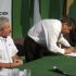 O gobernador de Tarija asina o acordo, co de Santa Cruz ao seu carón
