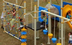 Algúns dos xogos dos parques infantís e dos circuítos saudábeis (para facer deporte nenos e grandes)