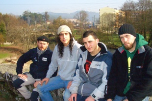 Unha imaxe dos catro mozos, tirada da web de NÓS-UP