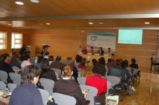 A presentación da primeira xornada, con Marta Souto, Ánxela Bugallo e Santiago Domínguez