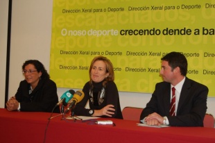 Imaxe da presentación de Pili Neira, acompañada de Marta Souto e Carlos Meana