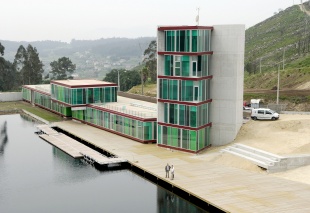 Imaxe do edificio central das novas instalacións