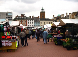 Mercado de Northampton, unha das cidades que se van cablear