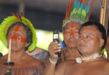 Durante a xuntanza das comunidades indíxenas co ministro de Xustiza brasileiro, Tarso Genro / Imaxe: Agência Brasil