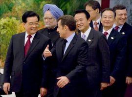 Os líderes asiáticos e europeos na cimeira, en Beixín