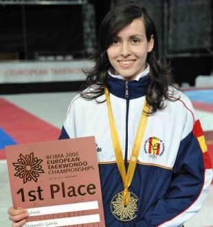 Estefanía Hernández recibiu unha mención especial por gañar o Europeo de taekwondo