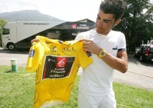 Óscar Pereiro, coa súa camisola no Tour do ano pasado
