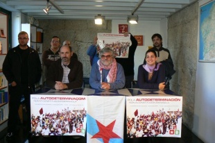 Imaxe da presentación de Causa Galiza en Vigo. De esquerda a dereita, Pedro Alonso, Luís Gonçalves Blasco "Foz" e Loreto Fernández