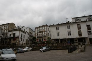 O meirande aparcadoiro de Mondoñedo, a praza da Catedral / Flicrk: jandercito
