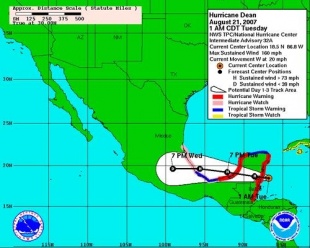 Imaxe e gráfico do furacán 'Dean' sobre o Caribe