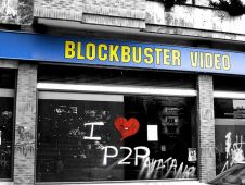 'Eu amo o P2P', pintado na porta dun estabelecemento de venda de filmes / Flickr: jlmaral