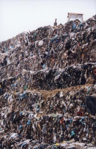 Cada ano deposítanse 400 mil toneladas de residuos sen tratar no vertedoiro da Areosa (Cerceda) / Foto: Tempos Novos