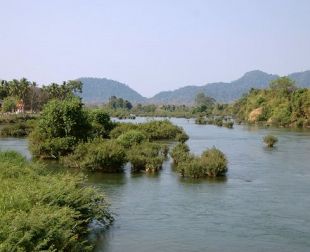 Velaí o río Mekong
