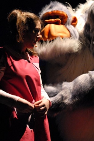 Actores e muppets comparten escena na montaxe. Fotos: Elisa Giani