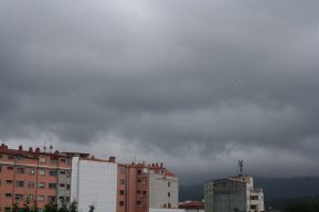 O ceo e o curuto dos edificios, en Pontevedra / Flickr: andresmilleiro