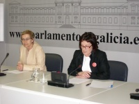 &Aacute; dereita, Marisol L&oacute;pez, coa presidenta do Parlamento, Dolores Villarino
