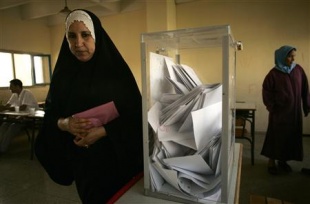 Unha muller nun colexio electoral de Marrocos, o pasado venres
