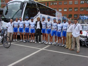 Unha imaxe dos membros do KGZ que participaron nas 3 semanas de Vuelta