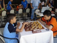 Lucas Abal, o campión, xogando contra Shiau Sun Wei