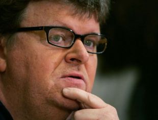Michael Moore sen a súa mítica gorra