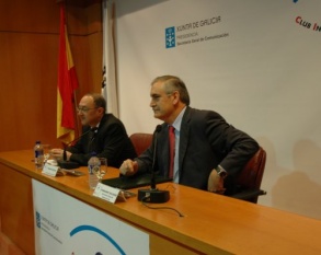 Benigno Sánchez, á dereita do secretario xeral de Comunicación, Fernando Salgado