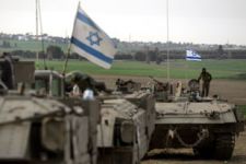 Tanques israelís, a carón da Faixa de Gaza