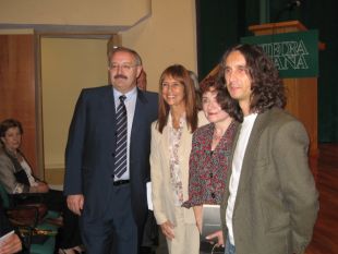 Os autores María Rosa Lojo, Marina Guidotti de Sanchez e Ruy Farías xunto con Ramón Villares
