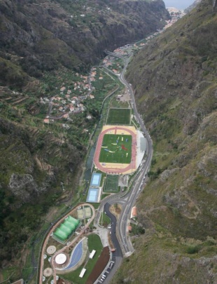 O Estádio dos Barreiros, onde xogaron, na illa de Madeira