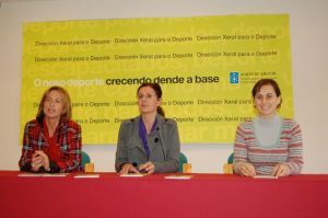 Marta Souto, Carme Adán e Concha Diéguez na presentación da guía
