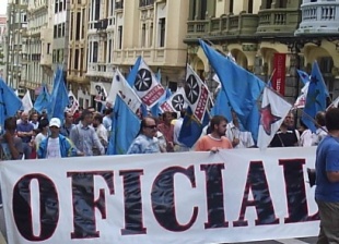 Manifestación pola "oficialidá" do asturiano e o castelán (Astura.org)