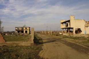 Unha imaxe dunhas ruínas preto de Obilic, en Cosova / Flickr: diegeekdie