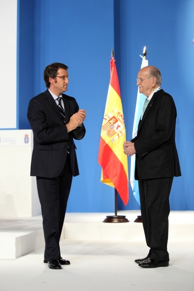 Feijoo entrega a Medalla de Galiza a Fernández Albor
