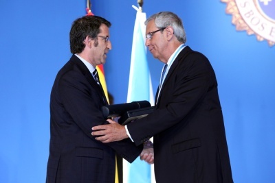 Feijoo entrega a Medalla de Galiza a Pérez Touriño