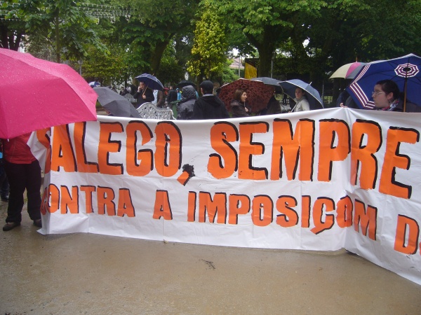 Manifestación polo dereito a vivirmos en galego